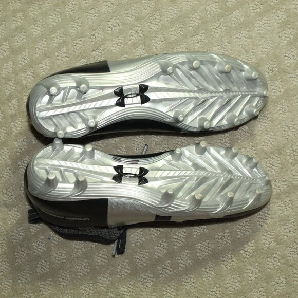 NWOT Under Armour 6Y Black Silver Sock Opening Soccer Cleats 4201802144 - Picture 6 of 6
